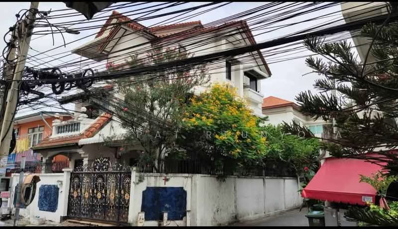 บ้าน 5-ห้องนอน, กรุงเทพ, ดินแดง, กรุงเทพ, 410 ตร.ม., บ้านเดี่ยว ขาย, โดย Nattapat Reunyota, 500401066 - DDproperty.com