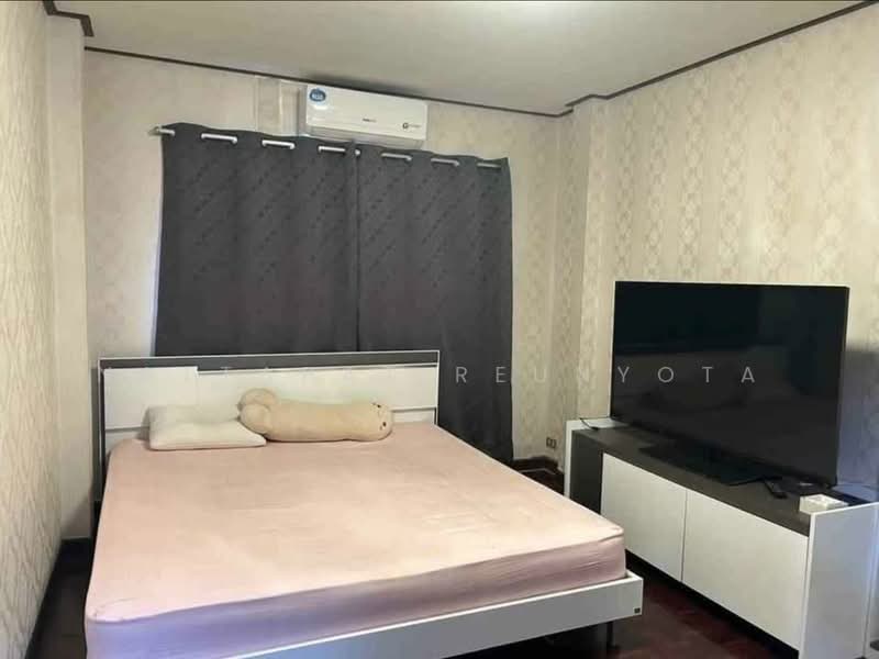 5-BR House, Bangkok, Din Daeng, Bangkok, 5 Bedrooms, 410 sqm, Single Detached House For Sale, by Nattapat Reunyota, 500401066 - DDproperty.com