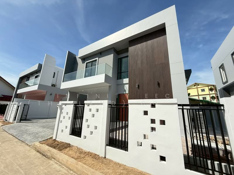 สุรศักดิ์, Chon Buri (Pattaya), Surasak, Si Racha, Chon Buri (Pattaya), 4 Bedrooms, 250 sqm, Single Detached House For Rent, by Infinity EEC (Thailand) Co., Ltd., 500401167 - DDproperty.com
