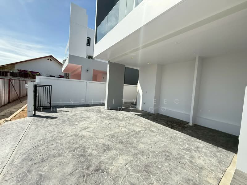 สุรศักดิ์, Chon Buri (Pattaya), Surasak, Si Racha, Chon Buri (Pattaya), 4 Bedrooms, 250 sqm, Single Detached House For Rent, by Infinity EEC (Thailand) Co., Ltd., 500401167 - DDproperty.com
