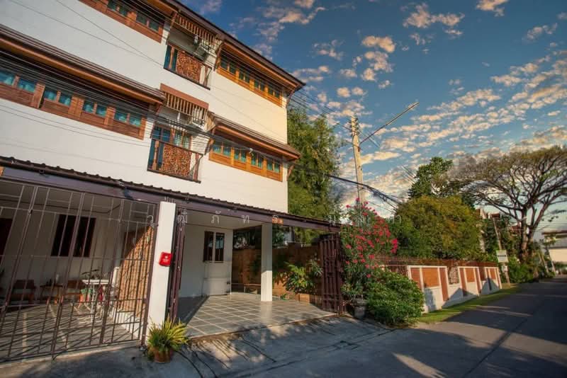 Padaet, Chiang Mai, Pa Daet, Muang Chiang Mai, Chiang Mai, 4 Bedrooms, 250 sqm, Townhouse For Rent, by วุฒิภัทร มิ่งคำ, 500401329 - DDproperty.com