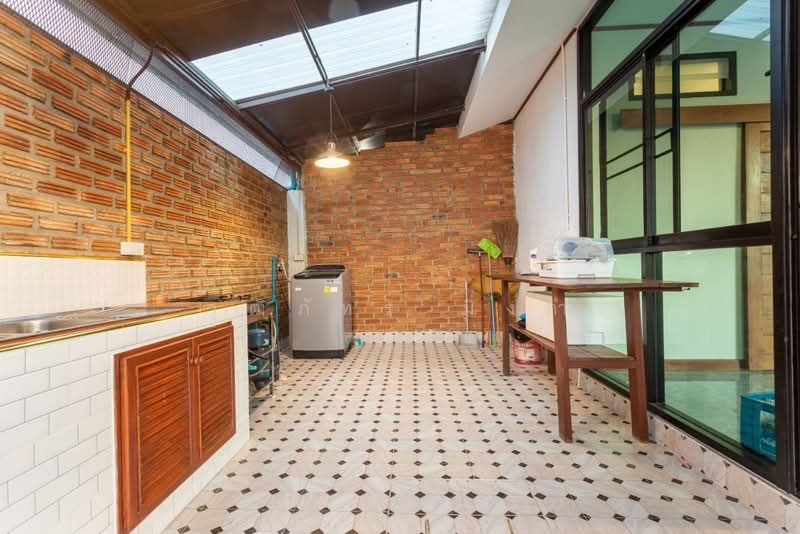 Padaet, Chiang Mai, Pa Daet, Muang Chiang Mai, Chiang Mai, 4 Bedrooms, 250 sqm, Townhouse For Rent, by วุฒิภัทร มิ่งคำ, 500401329 - DDproperty.com