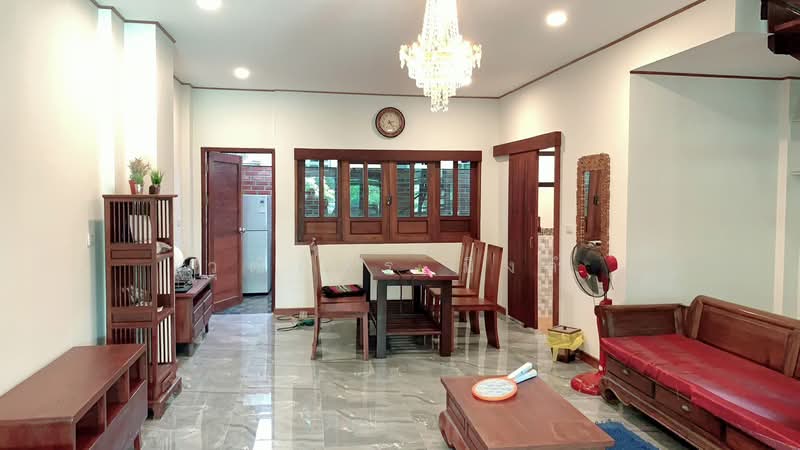Padaet, Chiang Mai, Pa Daet, Muang Chiang Mai, Chiang Mai, 4 Bedrooms, 250 sqm, Townhouse For Rent, by วุฒิภัทร มิ่งคำ, 500401329 - DDproperty.com