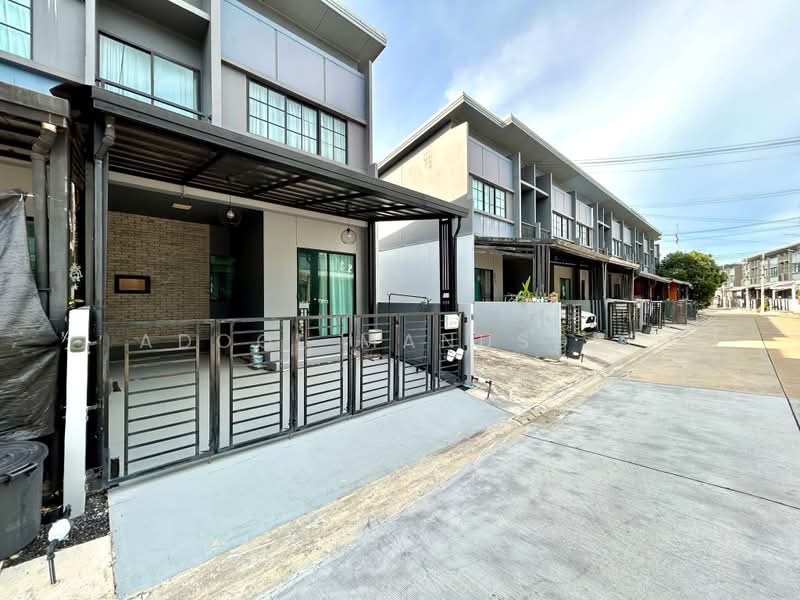 Siri Place Rangsit : สิริ เพลส รังสิต, ปทุมธานี, ถนนรังสิต-ปทุมธานี, บ้านกลาง, เมืองปทุมธานี, ปทุมธานี, 110 ตร.ม., ทาวน์เฮ้าส์ ขาย, โดย Adool Manusdee, 500401460 - DDproperty.com