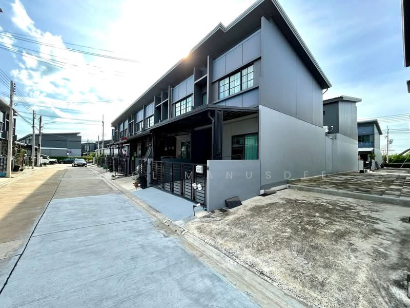 Siri Place Rangsit : สิริ เพลส รังสิต, ปทุมธานี, ถนนรังสิต-ปทุมธานี, บ้านกลาง, เมืองปทุมธานี, ปทุมธานี, 110 ตร.ม., ทาวน์เฮ้าส์ ขาย, โดย Adool Manusdee, 500401460 - DDproperty.com