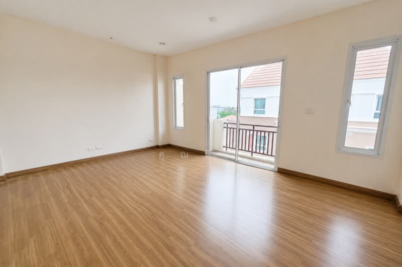 พรีเมี่ยม เพลส นวมินทร์ - ลาดพร้าว 101, Bangkok, ถนนนวมินทร์, Nawamin, Bueng Kum, Bangkok, 3 Bedrooms, 300 sqm, Townhouse For Sale, by คุณมิว, 500401798 - DDproperty.com