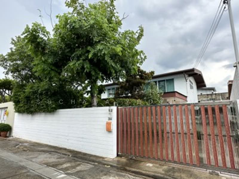3-BR House, Bangkok, Lat Yao, Chatuchak, Bangkok, 3 Bedrooms, 300 sqm, Single Detached House For Sale, by Suchada Yodyiem, 500401821 - DDproperty.com