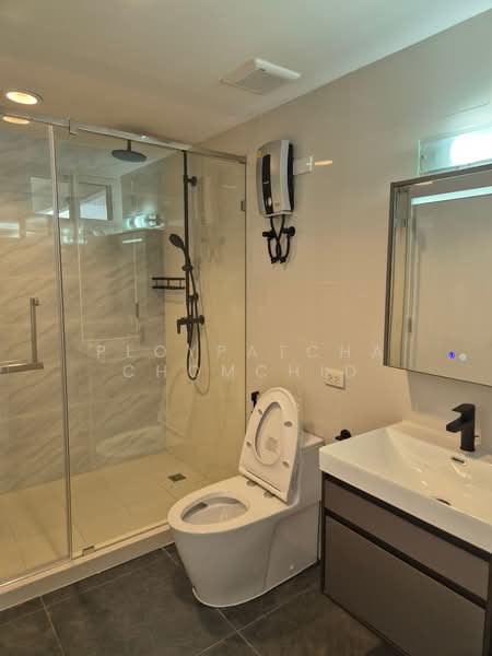 D.S. Tower 1 Sukhumvit 33, Bangkok, Soi Phrom Chit, Khlong Tan Nua, Watthana, Bangkok, 3 Bedrooms, 200 sqm, Condo For Rent, by Ploypatcha Chomchid, 500401823 - DDproperty.com