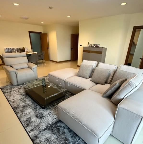 Fifty Fifth Tower : ฟิฟตี้ฟิฟท์ ทาวเวอร์, กรุงเทพ, 84 ซอยสุขุมวิท 55 ถนนสุขุมวิท, คลองตันเหนือ, วัฒนา, กรุงเทพ, 165 ตร.ม., คอนโด ขาย, โดย Pemika Aukkaraleekul, 500401970 - DDproperty.com