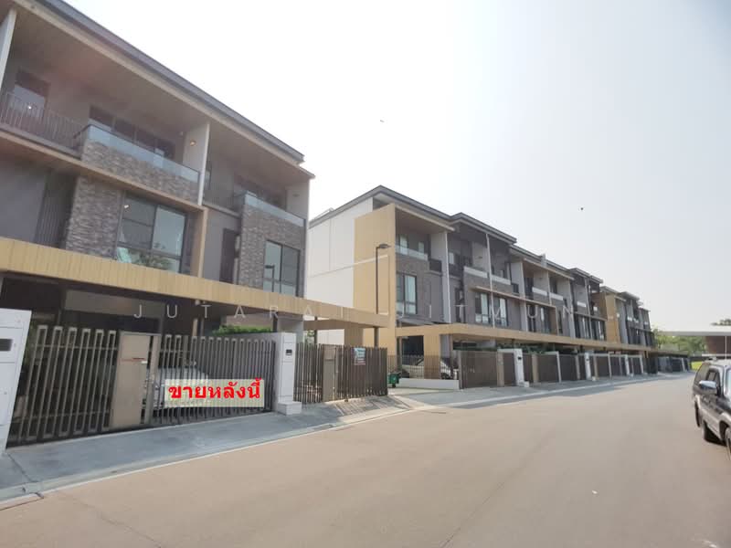 Landmark Ekamai-Ramindra, Bangkok, Sukhonthasawat Road, Lat Phrao, Bangkok, 3 Bedrooms, 224 sqm, Townhouse For Sale, by Jutarat Jitmun, 500402193 - DDproperty.com