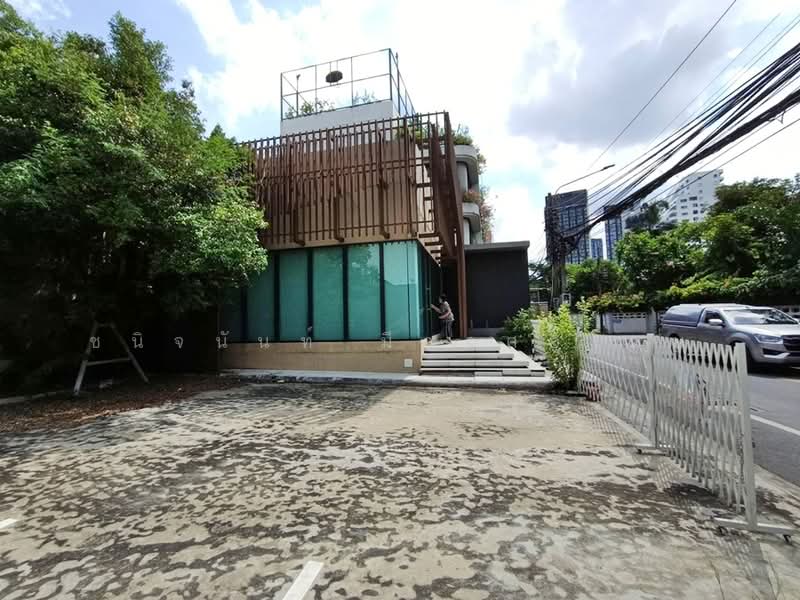 Retail For Rent BTS Phrom Phong for Flagship or Brand Experience Business, Bangkok, สุขุมวิท, Khlong Tan Nua, Watthana, Bangkok, , 205 sqm, Retail Space For Rent, by Chanitnun Mewongukote, 500402279 - DDproperty.com