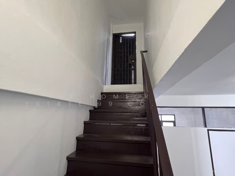 โอกาสทอง! ขายอาคารพาณิชย์ 3 ชั้น รีโนเวทใหม่ ทำเลค้าขาย ซอยวิเศษสุข รามคำแหง 32, Bangkok, Hua Mak, Bang Kapi, Bangkok, 4 Bedrooms, 135 sqm, Townhouse For Sale, by TOP HOME REAL ESTATE 99 CO., LTD, 500402306 - DDproperty.com