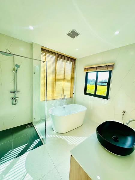 ปล่อยเช่า Luxury Pool Villa (Smart Home), Chiang Mai, Nong Kwai, Hang Dong, Chiang Mai, 4 Bedrooms, 240 sqm, Single Detached House For Rent, by ERA Thailand, 500402337 - DDproperty.com