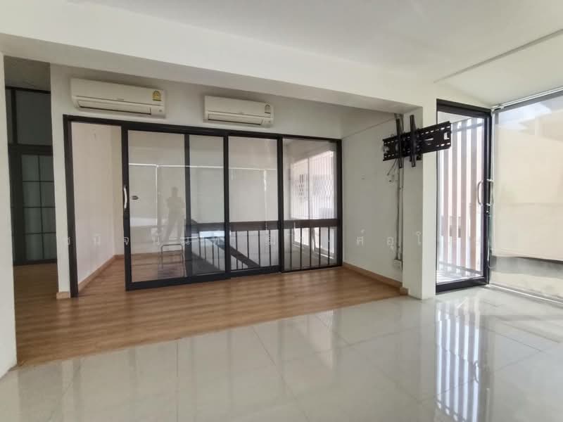Retail 75-439 sqm. BTS Phrom Phong, Bangkok, Sukhumvit, Khlong Tan Nua, Watthana, Bangkok, , 89 sqm, Retail Space For Rent, by Chanitnun Mewongukote, 500402390 - DDproperty.com