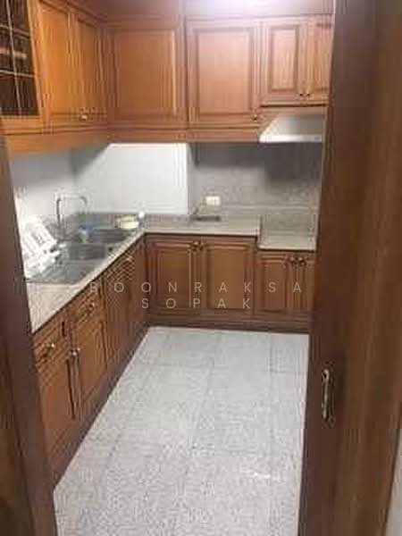 Park Ploenchit, Bangkok, 61 Sukhumvit Soi 1, Khlongtoei Nua, Watthana, Bangkok, 2 Bedrooms, 140 sqm, Condo For Rent, by Boonraksa Sopak, 500402391 - DDproperty.com