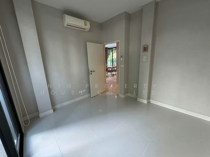 Baan Klang Muang Classe Ekkamai-Ramintra, Bangkok, Sukhonthasawat Road, Lat Phrao, Bangkok, 4 Bedrooms, 241 sqm, Single Detached House For Rent, by NTG Property House Co.,Ltd., 500402402 - DDproperty.com
