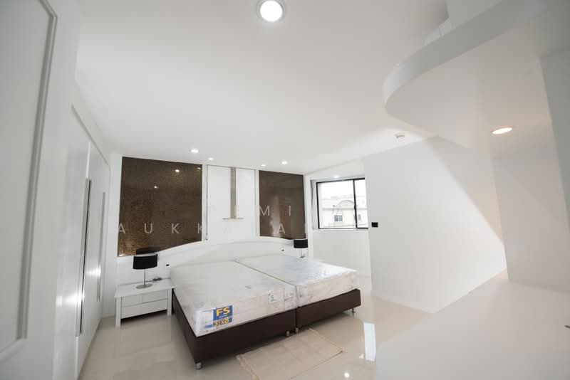 President Park Sukhumvit 24, Bangkok, 99 Sukhumvit 24 Alley, Khlongtoei Nua, Watthana, Bangkok, 3 Bedrooms, 240 sqm, Condo For Sale, by Pemika Aukkaraleekul, 500402445 - DDproperty.com