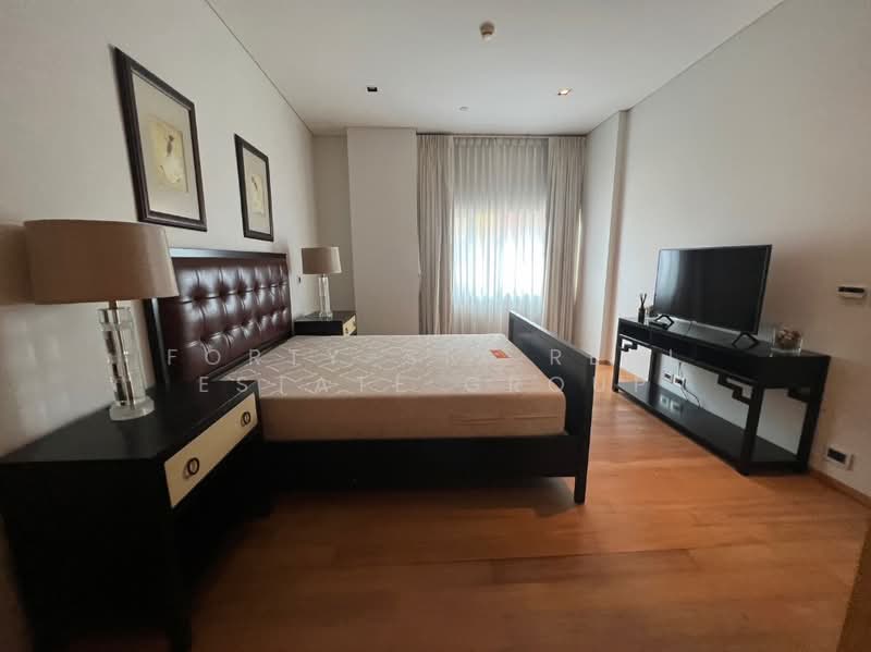 Saladaeng Residences, Bangkok, 29/1 North Sathorn Road, Silom, Bang Rak, Bangkok, 1 Bedroom, 61 sqm, Condo For Rent, by Forty-Six Real Estate Group, 500402510 - DDproperty.com