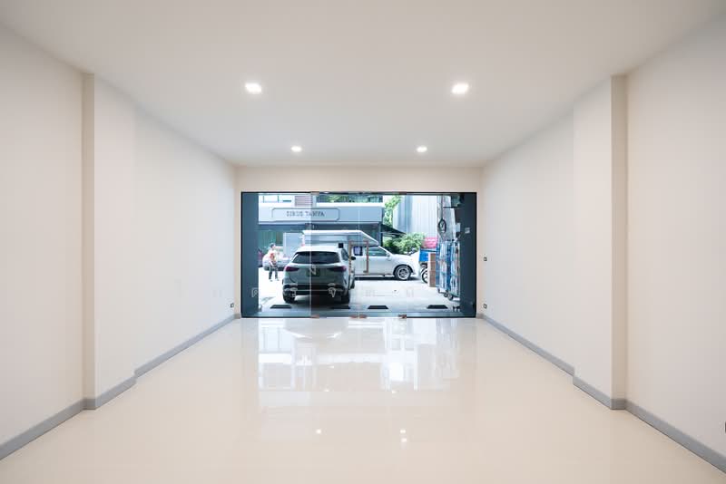 Samyan Business Town, Bangkok, พระราม4, Maha Phrutharam, Bang Rak, Bangkok, , 340 sqm, Office Space For Rent, by Roongrat Maitreejittawon, 500402513 - DDproperty.com
