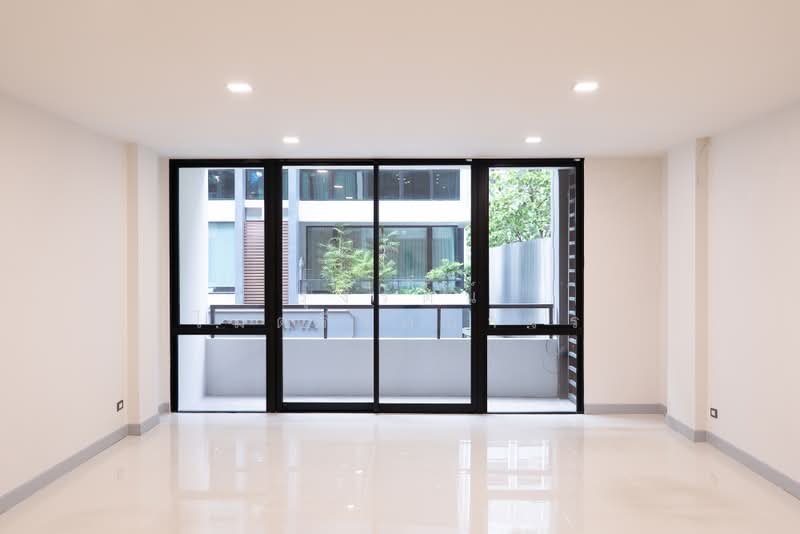 Samyan Business Town, Bangkok, พระราม4, Maha Phrutharam, Bang Rak, Bangkok, , 340 sqm, Office Space For Rent, by Roongrat Maitreejittawon, 500402513 - DDproperty.com