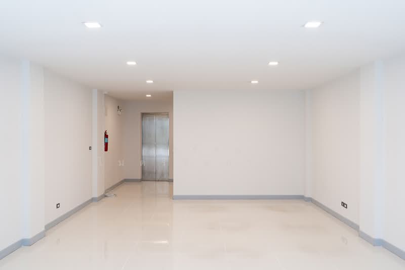 Samyan Business Town, Bangkok, พระราม4, Maha Phrutharam, Bang Rak, Bangkok, , 340 sqm, Office Space For Rent, by Roongrat Maitreejittawon, 500402513 - DDproperty.com