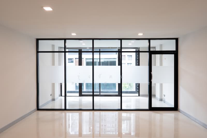 Samyan Business Town, Bangkok, พระราม4, Maha Phrutharam, Bang Rak, Bangkok, , 340 sqm, Office Space For Rent, by Roongrat Maitreejittawon, 500402513 - DDproperty.com