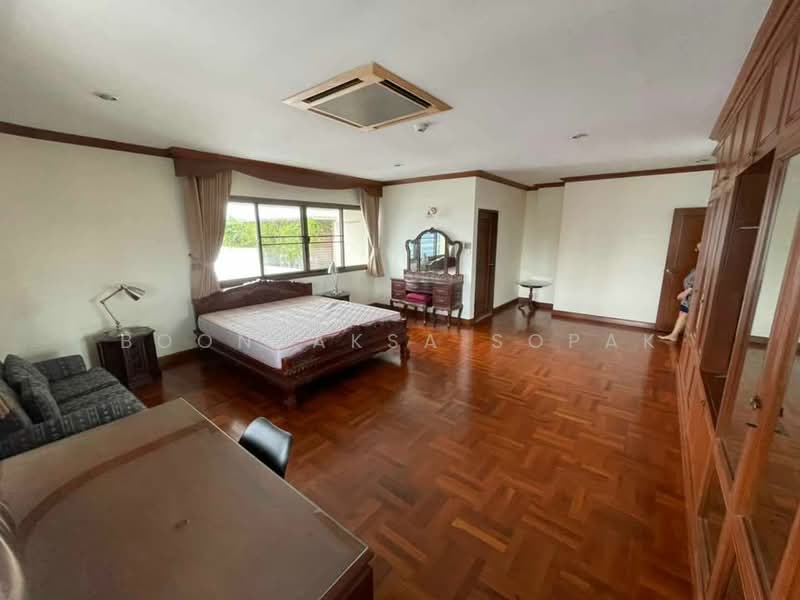 Tower Park, Bangkok, 88 Soi Sukhumvit 3, Sukhumvit Road, Khlongtoei Nua, Watthana, Bangkok, 3 Bedrooms, 285 sqm, Condo For Rent, by Boonraksa Sopak, 500402531 - DDproperty.com