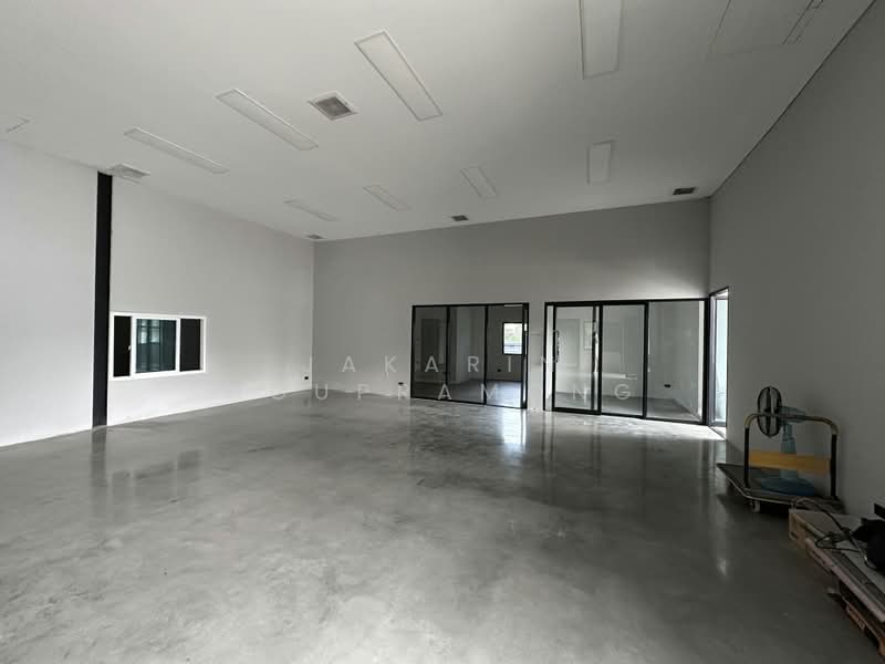 ให้เช่าโกดัง เฉลิมพระเกียรติ ร.9 ประเวศ กรุงเทพ 540 ตร.ม, Bangkok, Dok Mai, Prawet, Bangkok, , 540 sqm, Warehouse/Factory For Rent, by Jakarin Houpramong, 500402564 - DDproperty.com