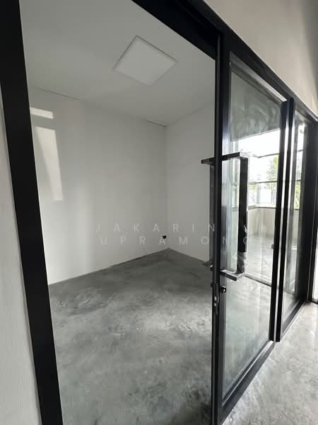 ให้เช่าโกดัง เฉลิมพระเกียรติ ร.9 ประเวศ กรุงเทพ 540 ตร.ม, Bangkok, Dok Mai, Prawet, Bangkok, , 540 sqm, Warehouse/Factory For Rent, by Jakarin Houpramong, 500402564 - DDproperty.com