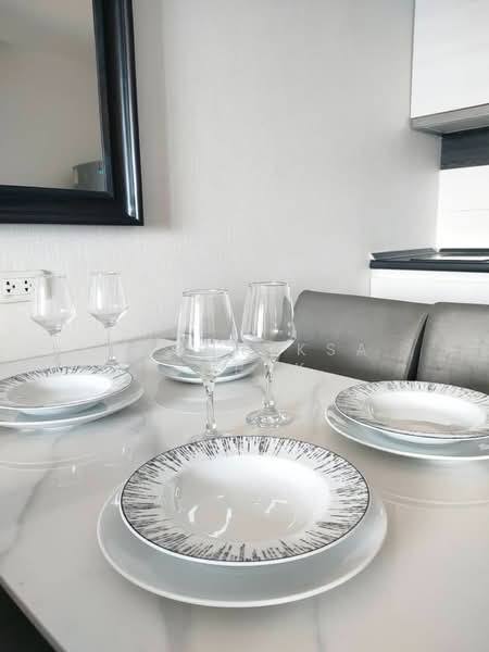 Life Ratchadapisek, Bangkok, 279 Ratchadapisaek Road, Huai Khwang, Bangkok, 2 Bedrooms, 56 sqm, Condo For Rent, by Boonraksa Sopak, 500402646 - DDproperty.com