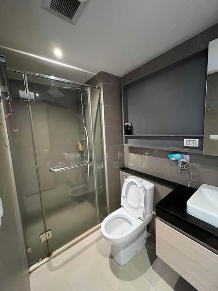 Klass Silom, Bangkok, 52 Silom Road, Silom, Bang Rak, Bangkok, 1 Bedroom, 32 sqm, Condo For Rent, by Tanapat Jitwatcharakomol, 500402688 - DDproperty.com