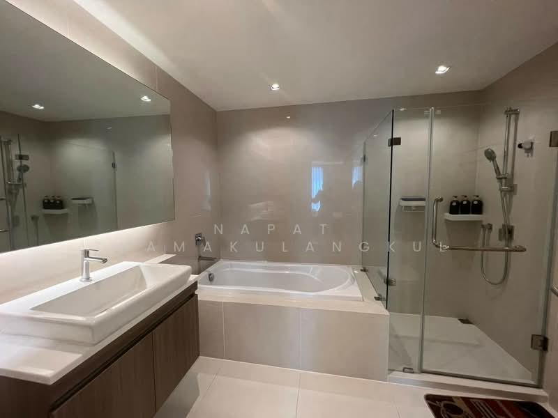 Vtara Sukhumvit 36, Bangkok, 118 Soi Saen Sabai, Phra Kanong, Khlong Toei, Bangkok, 2 Bedrooms, 51 sqm, Condo For Rent, by Napat Thamakulangkul, 500402697 - DDproperty.com