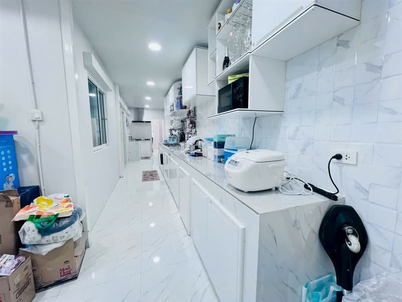 ลลิลทาวน์ แลนซีโอ คริป เทพารักษ์ - ตำหรุ Lalin Town Lanceo CRIB Teparak - Tamru, สมุทรปราการ, 97/1 Soi Rattana Chok 6, บางพลีใหญ่, บางพลี, สมุทรปราการ, 139 ตร.ม., บ้านเดี่ยว ขาย, โดย คุณ พัทธ์ธีรา เจริญธรรม (พัท), 500402709 - DDproperty.com