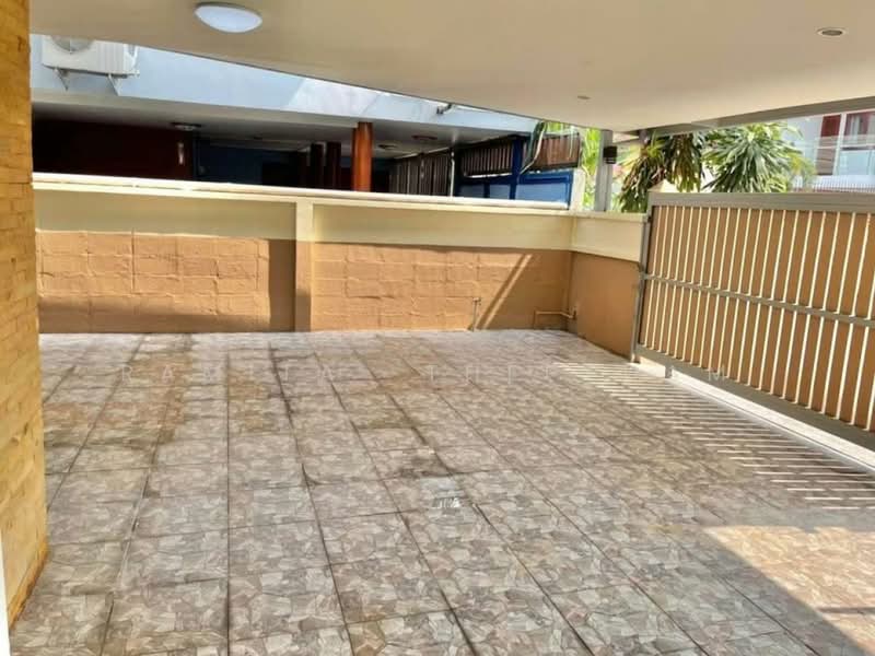 4-BR House, Bangkok, Jom Phon, Chatuchak, Bangkok, 4 Bedrooms, 220 sqm, Single Detached House For Rent, by Ramita Theptham, 500402718 - DDproperty.com