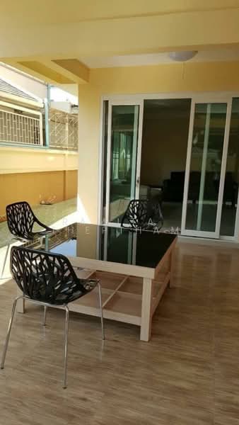 4-BR House, Bangkok, Jom Phon, Chatuchak, Bangkok, 4 Bedrooms, 220 sqm, Single Detached House For Rent, by Ramita Theptham, 500402718 - DDproperty.com
