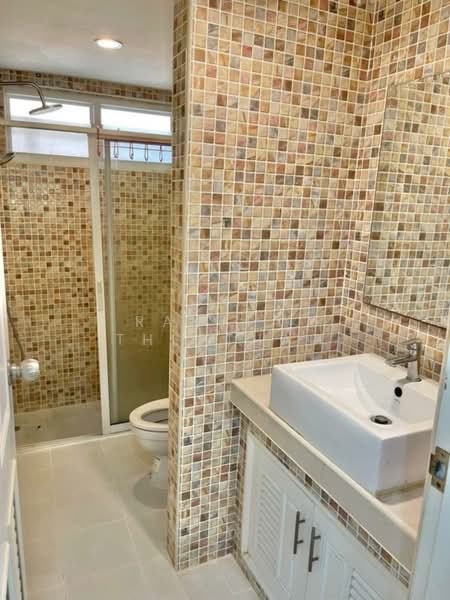 4-BR House, Bangkok, Jom Phon, Chatuchak, Bangkok, 4 Bedrooms, 220 sqm, Single Detached House For Rent, by Ramita Theptham, 500402718 - DDproperty.com