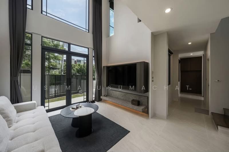 Baan Klang Muang Classe Sukhumvit 77, Bangkok, Soi On Nut 21, Suan Luang, Bangkok, 3 Bedrooms, 214 sqm, Single Detached House For Rent, by Usuma Usumachat, 500402808 - DDproperty.com
