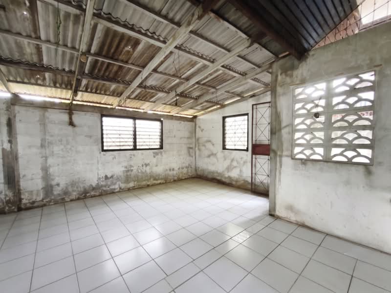 Romsuk Village 4 (ร่มสุข วิลเลจ 4), Bangkok, ถนนร่มเกล้า, Khlong Sam Prawet, Lat Krabang, Bangkok, 2 Bedrooms, 94 sqm, Single Detached House For Sale, by ณัฐยา ศิริฐานนท์, 500402834 - DDproperty.com