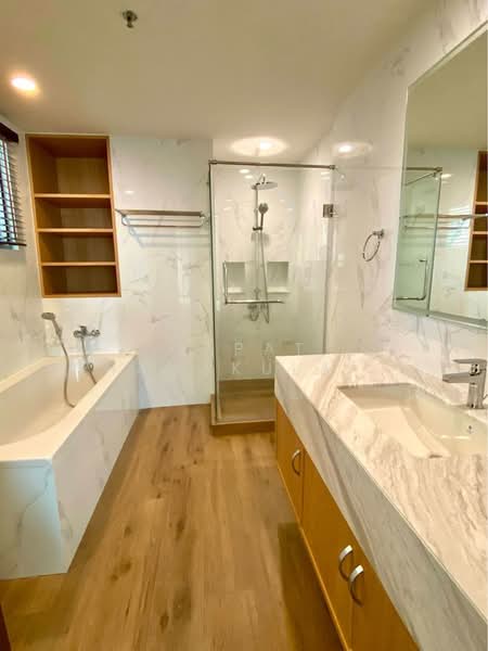 The Rajdamri, Bangkok, Ratchadamri Road, Lumphini, Pathum Wan, Bangkok, 2 Bedrooms, 112 sqm, Condo For Rent, by Napat Thamakulangkul, 500402835 - DDproperty.com