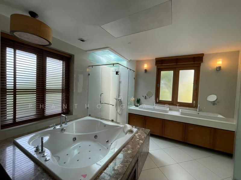 For Rent and Sale: House near The Sanctuary of Truth, 364 sq.wa (426 sq.m), Chon Buri (Pattaya), Bang Lamung, Bang Lamung (Pattaya), Chon Buri (Pattaya), 5 Bedrooms, 426 sqm, Single Detached House For Rent, by Tida phanthonglarptawee, 500402876 - DDproperty.com