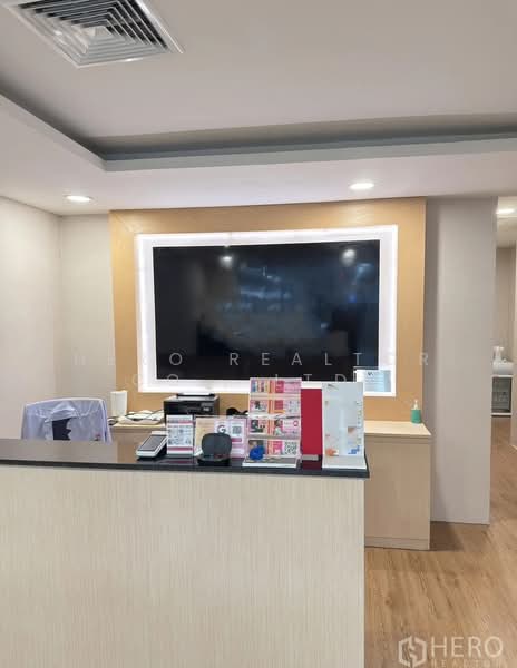 For Rent Retail Space 57 sq.m. near BTS Asok, Bangkok HRE01010, Bangkok, สุขุมวิท, Khlong Toei, Khlong Toei, Bangkok, , 57 sqm, Retail Space For Rent, by Hero Realtor Co., Ltd., 500403005 - DDproperty.com