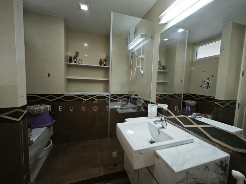 Centurion Park, Bangkok, Soi Aree 5, Samsen Nai, Phaya Thai, Bangkok, 2 Bedrooms, 121 sqm, Condo For Rent, by Panupak Reungtanasarn, 500403010 - DDproperty.com