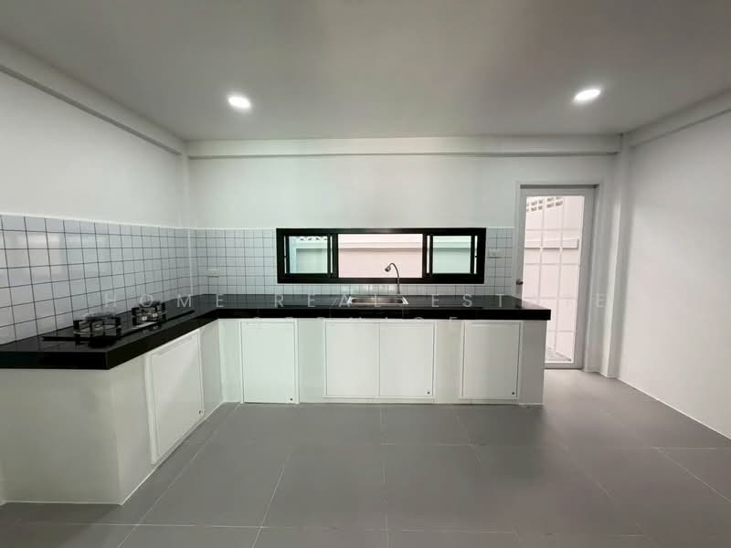 Baan Saranon Pak Kret, Nonthaburi, Saranon Housing, Pak Kret, Nonthaburi, 4 Bedrooms, 220 sqm, Townhouse For Sale, by HOME Real Estate Service, 500403198 - DDproperty.com