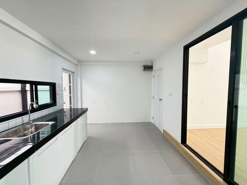 Baan Saranon Pak Kret, Nonthaburi, Saranon Housing, Pak Kret, Nonthaburi, 4 Bedrooms, 220 sqm, Townhouse For Sale, by HOME Real Estate Service, 500403198 - DDproperty.com