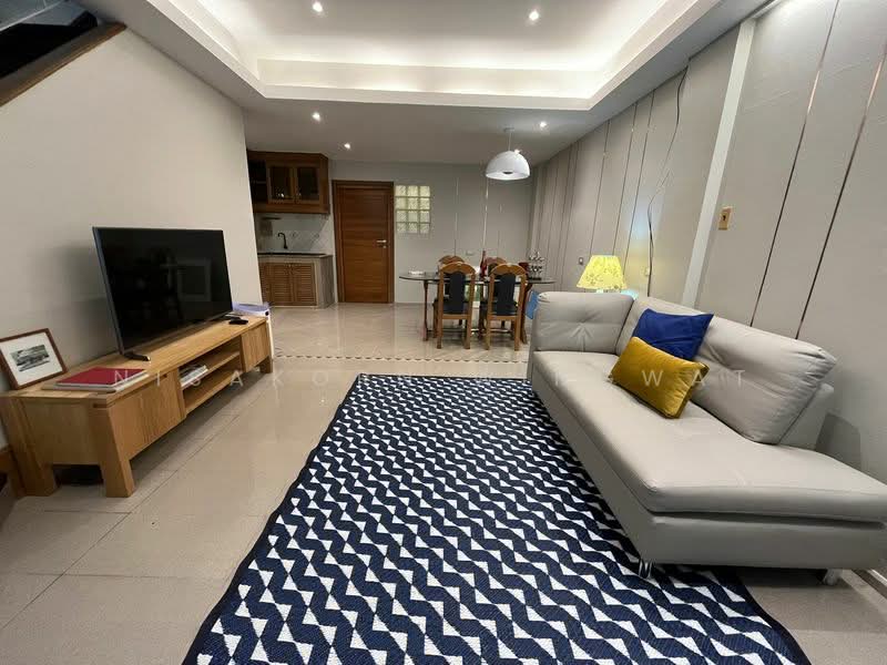 3-BR Townhouse, Bangkok, Bang Chak, Phra Khanong, Bangkok, 3 Bedrooms, 220 sqm, Townhouse For Sale, by Nisakorn Wingwat, 500403201 - DDproperty.com