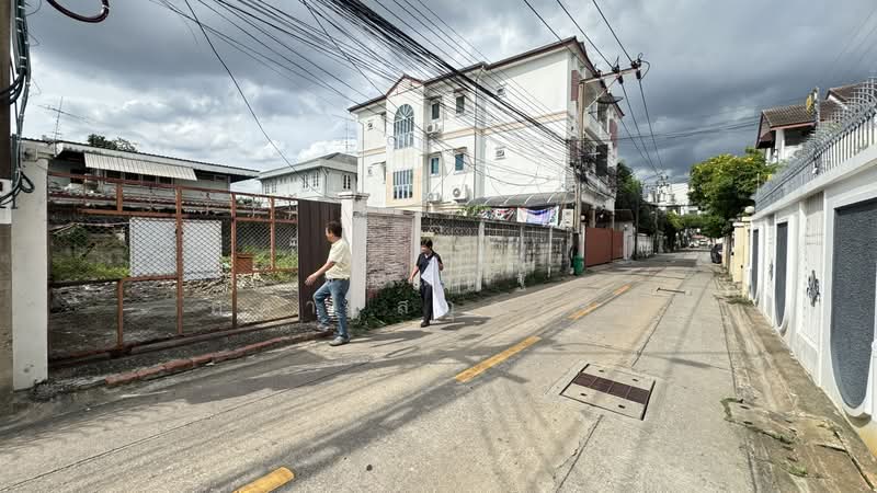ที่ดินแปลงสวย ปรีดีพนมยงค์15แยก3, Bangkok, ปรีดีพนมยงค์15แยก3, Bang Chak, Phra Khanong, Bangkok, , 288 sqm, Land For Sale, by ธนณัฎฐ์ ศตายุสกุลวงศ์, 500403234 - DDproperty.com