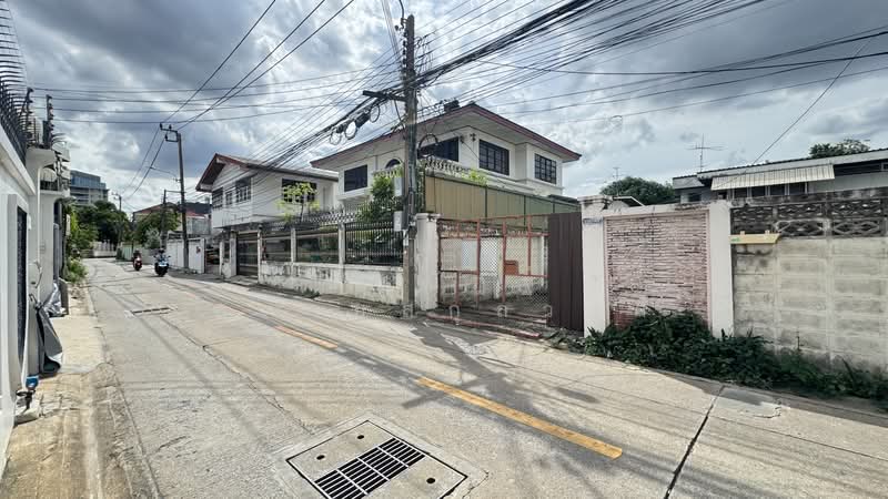 ที่ดินแปลงสวย ปรีดีพนมยงค์15แยก3, Bangkok, ปรีดีพนมยงค์15แยก3, Bang Chak, Phra Khanong, Bangkok, , 288 sqm, Land For Sale, by ธนณัฎฐ์ ศตายุสกุลวงศ์, 500403234 - DDproperty.com