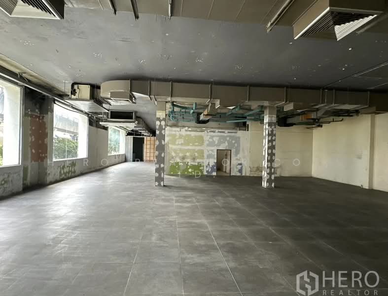 For rent Retail Space 256 sq.m. BTS Phra Khanong, Watthana, Bangkok HRE01012, Bangkok, สุขุมวิท, Phra Kanong Nua, Watthana, Bangkok, , 256 sqm, Retail Space For Rent, by Hero Realtor Co., Ltd., 500403274 - DDproperty.com