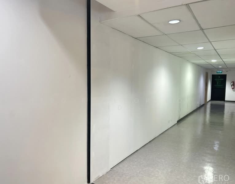 For rent Retail Space 88 sq.m. BTS Chitlom, Pathum Wan, Bangkok HRE01015, Bangkok, Lumphini, Pathum Wan, Bangkok, , 88 sqm, Retail Space For Rent, by Hero Realtor Co., Ltd., 500403343 - DDproperty.com