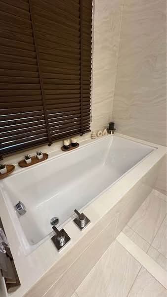 The Strand Thonglor, Bangkok, 36 Soi Sukhumvit 55, Khlong Tan Nua, Watthana, Bangkok, 1 Bedroom, 54 sqm, Condo For Sale, by Naruemol Wongta, 500403437 - DDproperty.com